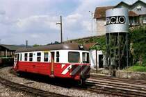 Triebwagen 9102 (NOHAB 1948) beginnt in Livra��o seine Fahrt nach Arco de Ba�lhe (10. Mai 1988). Seit 1989 ist die Strecke nur noch bis Amarante in Betrieb. 