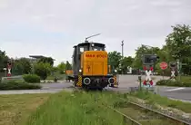 360 608 am 19.05.2012 auf einem Bahn�bergang im Neumarkter Stadtgebiet.