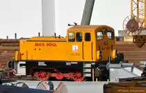 V22 1272 steht am 19.05.2012 im Max B�gl-Werk in Sengenthal und sonnt sich. Das Bild habe ich �ber den Zaun gemacht.