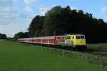 111 024-6 mit einer Regionalbahn nach Rosenheim in Gro�karolinenfeld am 17.07.2012. Auch hier war die Sonne mal wieder nicht anwesend...