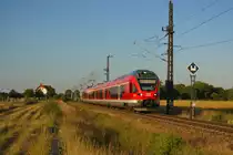 Ein Flirt (Baureihe 429) f�hrt am Abend des 1. Juli 2008 gerade durch die Netztrennstelle Behrenshagen bei Damgarten. Fr�her befand sich hier die Grenze zwischen der Rbd Schwerin und der Rbd Greifswald. 
