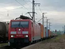 189 009 bei der Durchfahrt mit ihrem Containerzug durch Dresden Friedrichstadt.
17.10.12
