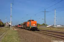 V160.4 (203 109-4) hvle - Havell�ndische Eisenbahn AG in Satzkorn und fuhr in Richtung Golm weiter. Zwischen den Schutzwagen befand sich ein vierteiliger Talent 2 442 209/709. Dieser Talent 2 ist einer von drei vierteiligen Talent 2 f�r das BW Cottbus und soll auf der Regionalexpress-Linie 10  Cottbus-Leipzig  zum Einsatz kommen. 19.10.2012