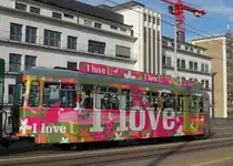 B 1447 mit der Vollwewrbung f�r das U-Abo auf der Linie 14 bei der Dreisrosenbr�cke. Die Aufnahme stammt vom 23.09.2012.