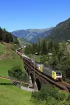 Lomo-Power am Tauern.
189 905 und eine weiter 189 ziehen am 28.08.12 einen Autozug �ber das Pyrkersh�he Viadukt bei Bad Hofgastein.