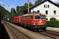 �BB 1142 682-2 hat am 24.08.12 Vorspanndienst am Semmering.
Hier zieht sie gemeinsam mit der 1116 118 einen Containerzug in den Bahnhof Semmering.
Das Foto enstand w�hrend der Fahrt aus einem Regionalzug.