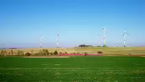 bei sch�nstem Sonnenschein kam am 21.10.12 ein RE Richtung N�rnberg hier in der N�he von Hilbersdorf bei Freiberg (Sachsen) vorbei