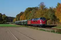 Anl�sslich 125  Jahre  Warendorfer  gab es am 21.10.2012 Planfahrten mit hist. Zugeinheiten. V 200 033 ist mit DPE 24304 von M�nster nach Rheda-W´br�ck in der herbstlichen m�nsterl�nder Landschaft zwischen Telgte und Raestrup-Everswinkel unterwegs.
