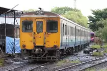 พซข.45 (พซข. = BTD/Bogie Trailer Diesel Railcar With Driving Cab, Bauj. 1971) am 17.Mai 2012 im Depot Nakhon Ratchasima. 

