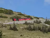 Zug der Schafbergbahn mit Lok Z11 auf Bergfahrt oberhalb der Schafbergalpe kurz vor dem Bahn�bergang am Wanderweg; 12.10.2012
