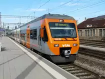 bls - Triebzug RABe 525 035-2 und RABe 525 .. bei der einfahrt in den Bahnhof Burgdorf am 17.09.2012