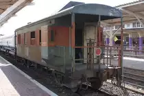 บ.พ.ห.50007 (บ.พ.ห.= B.B.V./Bogie Brake Van) am 17.Mai 2012 im Bf. Nakhon Ratchasima.