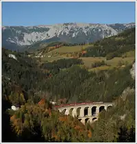 RJ 558  powered by Wien Energie Express  von Graz nach Wien bei der Querung der Kalten Rinne (46 Meter H, 184 Meter L) am 22.10.2012. Das Foto besteht aus zwei Fotos, die �bereinander zusammen gef�gt wurden.
