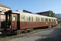 Vom Verein Associazione Verbano Express restaurierter 1.Klasse Wagen 
ex.FS Az 10.009(1927) Luino 21.10.12