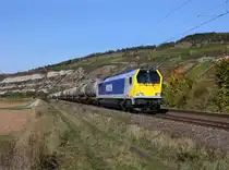 Die 264 003 mit einem Kesselzug am 11.10.2012 unterwegs bei Th�ngersheim.
