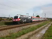 Die 1216 020 mit einem Brenner EC nach M�nchen am 13.10.2012 unterwegs bei Osterm�nchen.