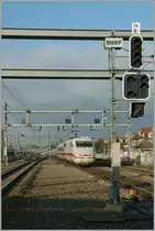 Wei�e Z�ge:DB ICE von Interlaken nach Berlin bei Bern Wankdorf. 
5. Okt. 2012