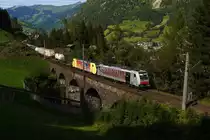 Rpool/LM 186 272 und LM 189 907 auf dem Pyrkersh�he-Viadukt bei Bad Hofgastein am 28.08.12 mit LM-TEC 40539 (Ostrava/Paskov - Verona Q.E.)