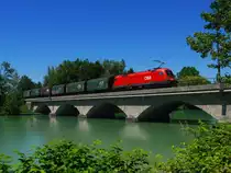 �BB 1116 273 mit GAG 46705 (Kinkempois - Novo Mesto) auf der Saalachbr�cke zw. Freilassing und Salzburg (Staatsgrenze) am 16.06.12