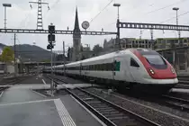 ST. GALLEN (Kanton St. Gallen), 04.10.2012, ICN 500 040 mit ICN 500 013 (hinteres Zugteil) als IC 527 von Genève-Aéroport bei der Einfahrt in den Endbahnhof St. Gallen