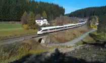 Zwei 411er sind am 20.10.2012 als ICE xxxxx aus M�nchen Hbf Richtung Saalfeld auf der Frankenwaldrampe unterwegs. 