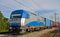 ADRIA 2016 920 'Irena' zieht Containerzug durch Pragersko Richtung Hafen Koper. /17.10.2012