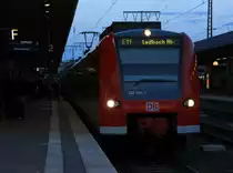 RE11 425 564-2 am 21.10.2012 in Essen Hbf
Falsche Anzeige Ladbach Hbf und nicht M�nchengladbach