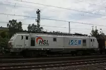Akiem/HSL 37025 am 28.6.12 als zweite Lok in einem Papierzug beim Halt in D�sseldorf-Rath.