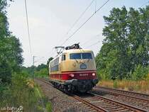 BR 103 222 auf Solofahrt zwischen Ingelheim und Mainz am 25.7.2006.
