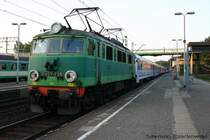 EU07-226 (Vmax=125km/h... zu langsam f�r IC) mit IC  Ondraszek  in Bielsko-Biala Glowna am 21.07.2006