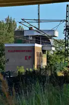 Stellwerk Kaldenkirchen Kf durch die neue A61 Br�cke fotografiert. 30.9.2012