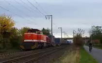 Die WLE 53 fuhr am 26.10.2012 mit einem Containerzug aus dem S�den nach Emden, hier in Leer.