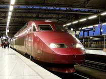 4537 am Morgen des 4. Februar 2003 kurz vor Abfahrt nach Paris Nord im Gare du Midi/Zuidstation in Br�ssel. 