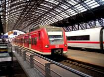 425 094/594 als RE 8 in K�ln Hbf