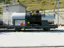 MGB - Zisternenwagen Uhk  2872 im Bahnhofsareal in Zermatt am 21.09.2012