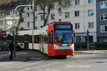 Niederflurwagen 4537 beim Einbiegen von der Luxemburger Stra�e in die Neuenh�fer Allee am 02.11.2012.