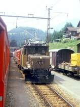 RhB GmP 4547 von Landquart nach St.Moritz am 27.05.1988 in Tiefencastel mit E-Lok Ge 6/6I 411 - B ..... Hinweis: gescanntes Dia
