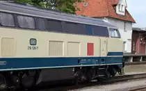 Einen kleinen Sch�nheitsfehler hat 218 128-7 noch. Korbach 2.9.12