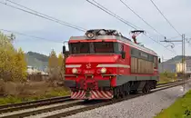 S� 363-013 f�hrt als Lokzug durch Maribor-Tabor Richtung S�den. 3.11.2012