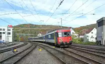 Wegen Ausfalls eines Dominos verkehrte heute umlaufbedingt der RBe Ersatzzug auf den RE Olten-Baden-Wettingen. Im Bild ist der RBe 540 043-7 an der Spitze des 4-teiligen Ersatz RE 3623 bei Einfahrt in Baden, 03.11.2012.