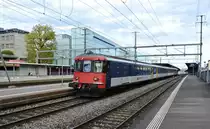 BDt EWII 50 85 82-33 925-7 an der Spitze des Ersatz RE 3624 bei Ausfahrt in Aarau, 03.11.2012.


