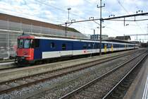 BDt EWII 50 85 82-33 925-7 an der Spitze des Ersatz RE 3628 in Wettingen, 03.11.2012.