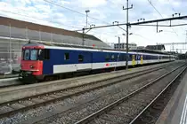 BDt EWII 50 85 82-33 925-7 an der Spitze des Ersatz RE 3628 in Wettingen, 03.11.2012.