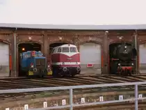 Am 28.10.2012 standen eine V22.02(312 008)der EGP mit 118 692 und 44 594 im Schuppen Wittenberge.Dies war eine �ffentliche Veranstaltung und damit zug�nglich (weil es die Wiederer�ffnungsfeier des Bw Wittenberge war).