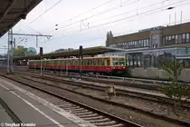 485 112-7 S-Bahn Berlin als S 75 von Berlin-Wartenberg nach Berlin Ostbahnhof, bei der Ausfahrt in Berlin-Lichtenberg. 03.11.2012