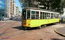 Tram ATM-1703(Typ Peter-Witt) unterwegs auf der Linie 9. Seit 1928 stehen die Trambahnen der Reihe 1500 im Einsatz und pr�gen das Stadtblild von Mailand mit. Dieser Stra�enbahntyp ist auch als Peter-Witt-Wagen bekannt. Milano 2010-09-10
