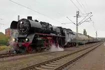 03 1010 nach der p�nktlichen Ankunft in Emden Hbf am 03.11.2012