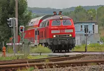 Glauburg-Stockheim mal anders umgesetzt: 218 449-7 verl�sst am 30. August 2012 den Bahnhof mit einem RE nach Frankfurt (Main) Hbf.