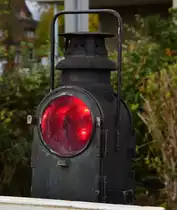 Schlu�laterne auf dem Prellbock an Gleis 12 in Neckarelz.