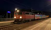 1142 542 mit dem R3974 am 05.11.2012 bei einem
kurzen Aufenthalt in Nussbach.